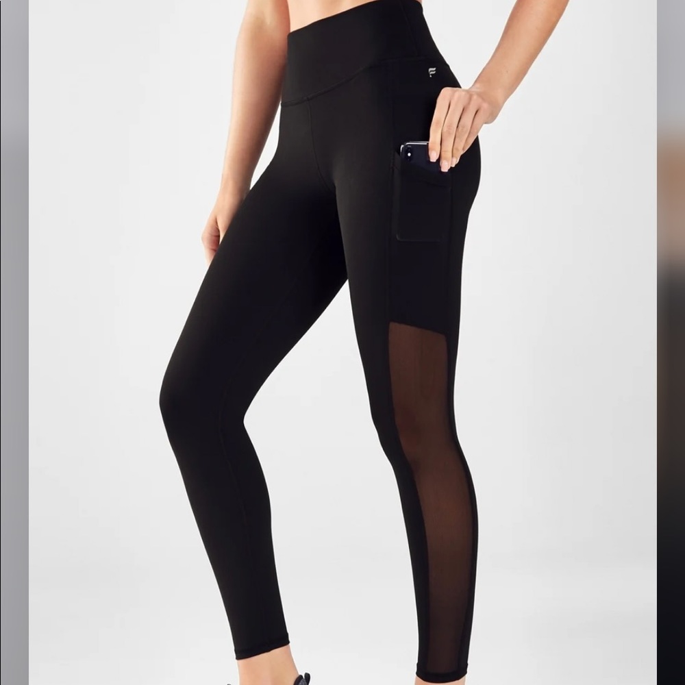 Fabletics Mila high waisted pocket leggings
